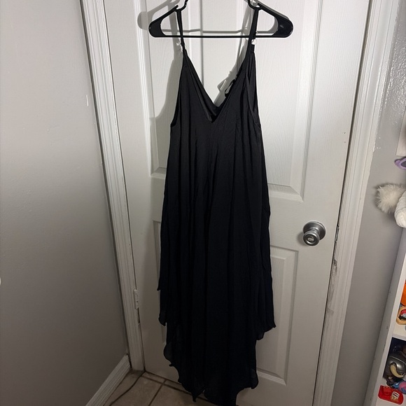 Mlle Gabrielle Dresses & Skirts - Mlle Gabrielle Black V-Neck Spaghetti Strap Maxi Dress